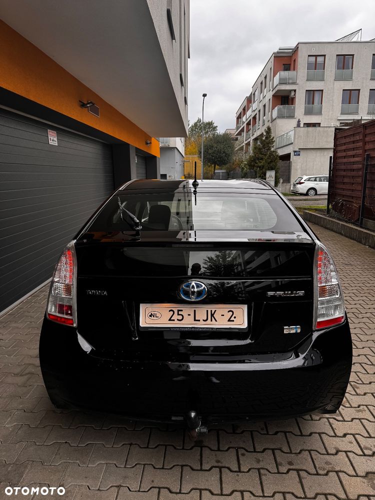 Toyota Prius (Hybrid) Comfort - 12