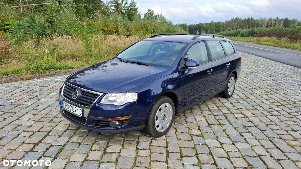 Volkswagen Passat 1.6 FSI Trendline - 2
