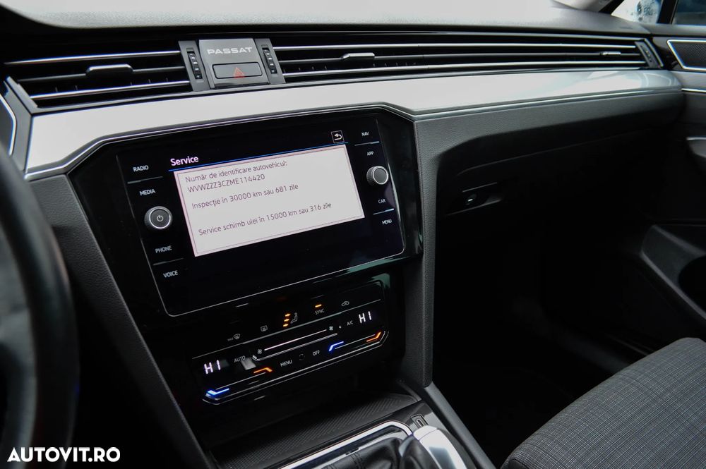 Volkswagen Passat 2.0 TDI SCR DSG Comfortline - 17