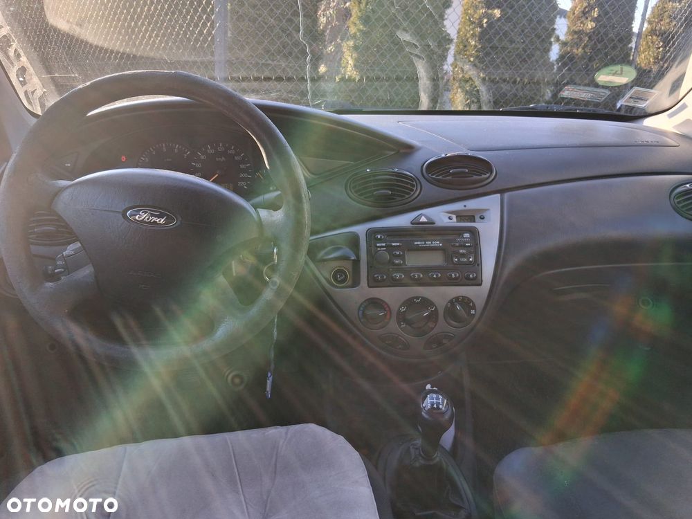Ford Focus 1.6 Trend - 10