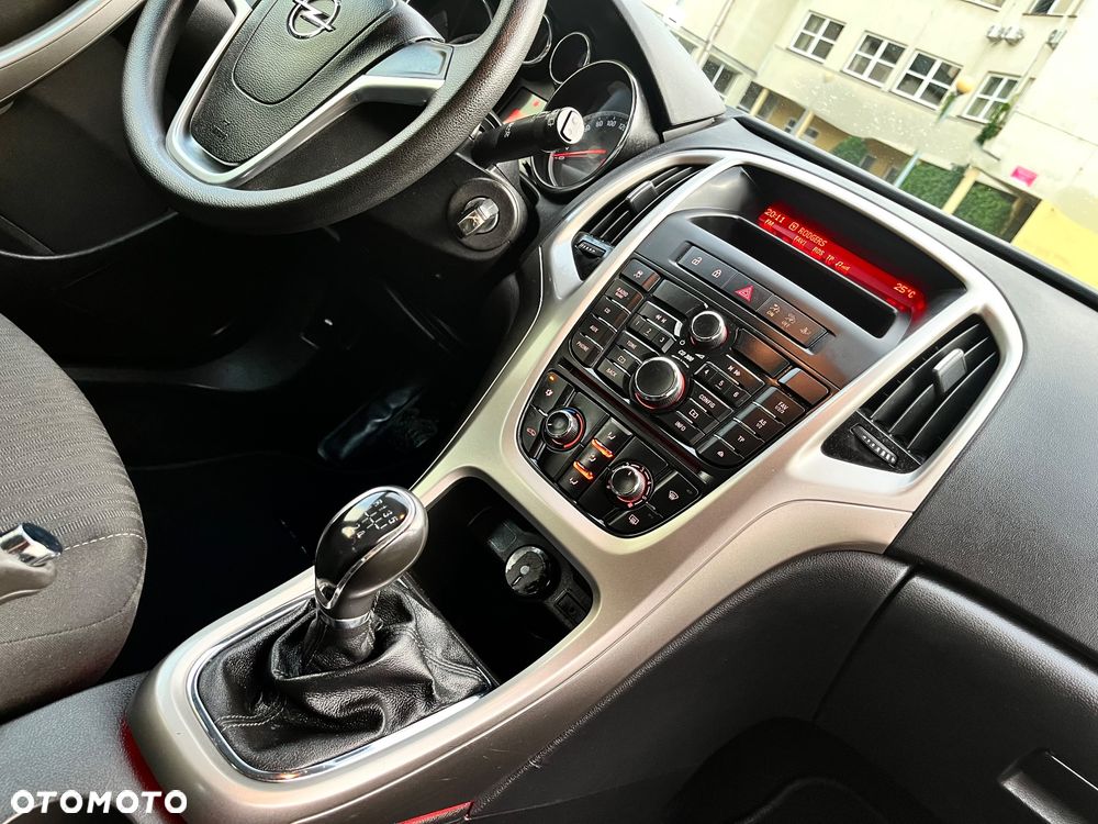 Opel Astra 1.6 Design Edition - 24