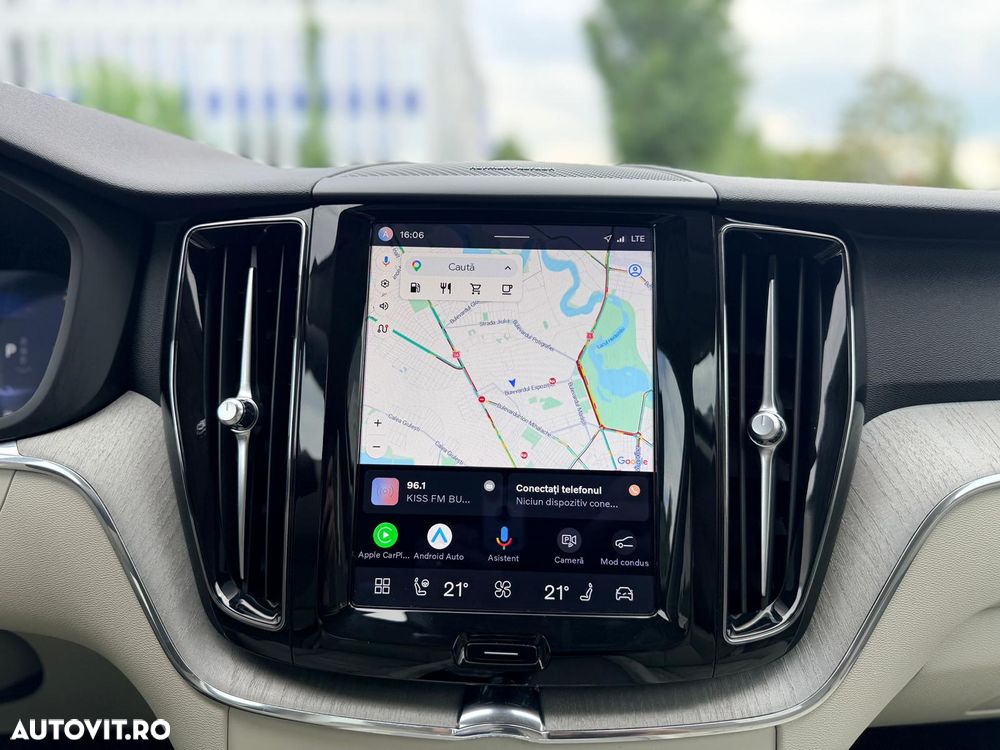 Volvo XC 60 B4 MHEV AT AWD Plus Dark - 20