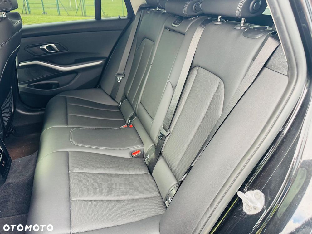 BMW Seria 3 - 21