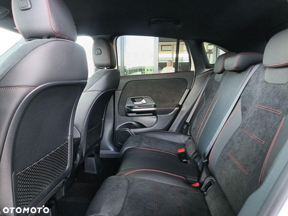 Mercedes-Benz GLA - 19