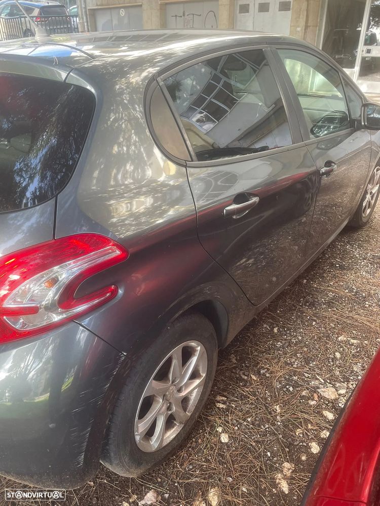 Peugeot 208 1.2 VTi Access - 5