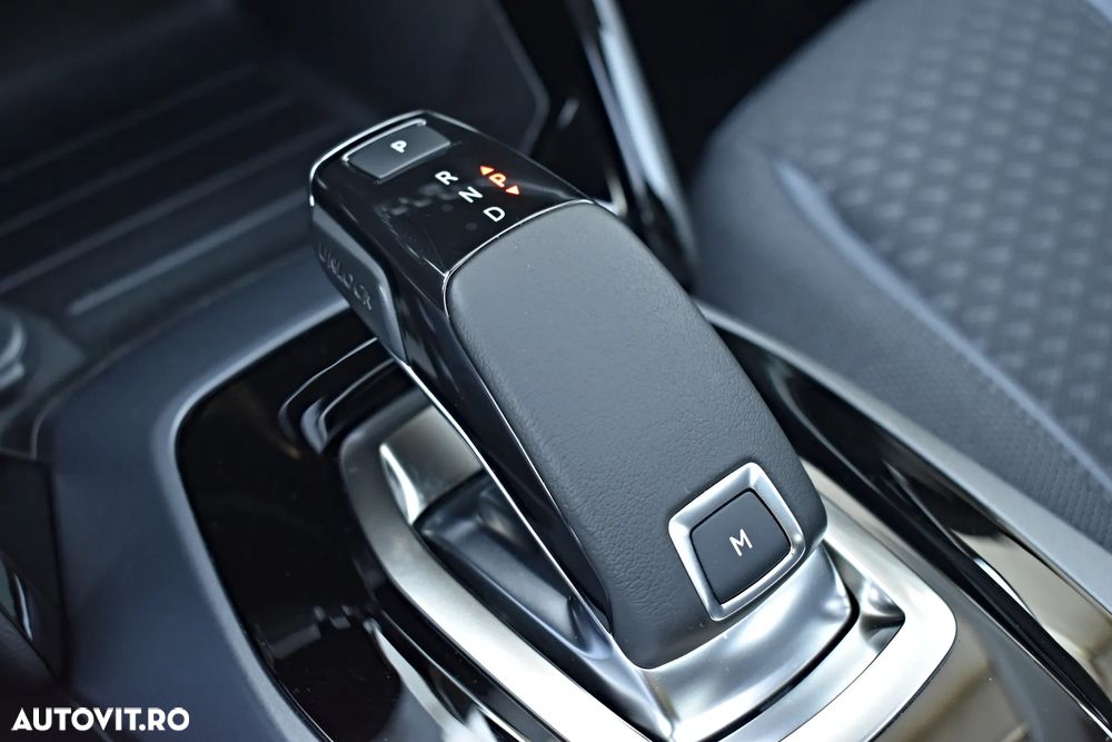 Peugeot 2008 PureTech 130 EAT8 Allure - 24