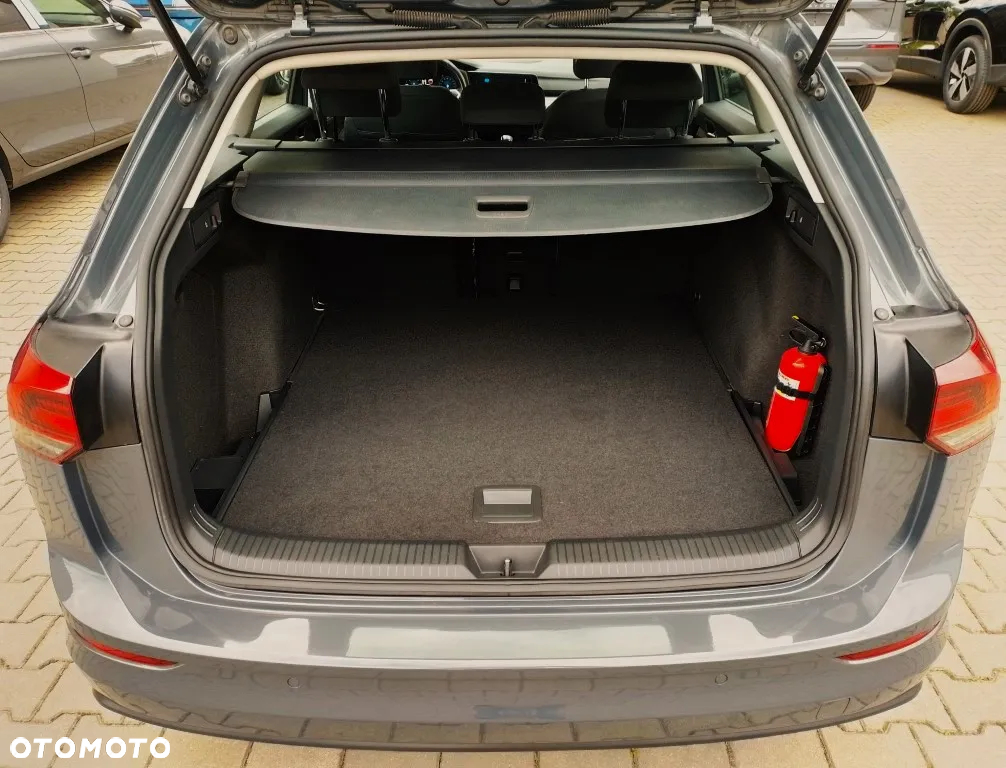 Volkswagen Golf VIII 2.0 TDI Life - 32