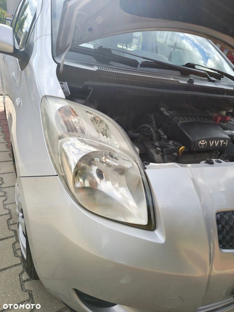 Toyota Yaris - 12