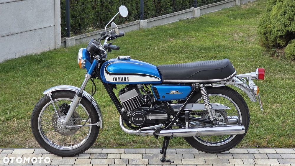 Yamaha RD - 33