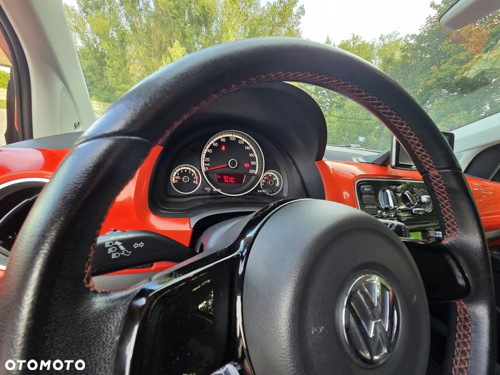 Volkswagen up! groove - 14