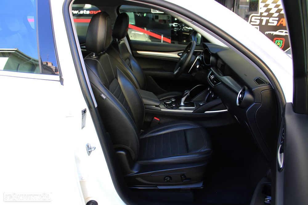 Alfa Romeo Stelvio 2.2 D Super AT8 - 8