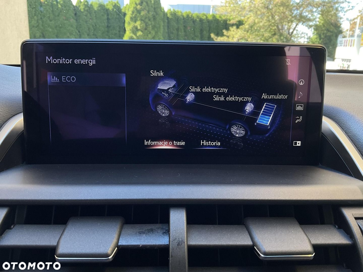 Lexus NX 300h Business Edition AWD - 23