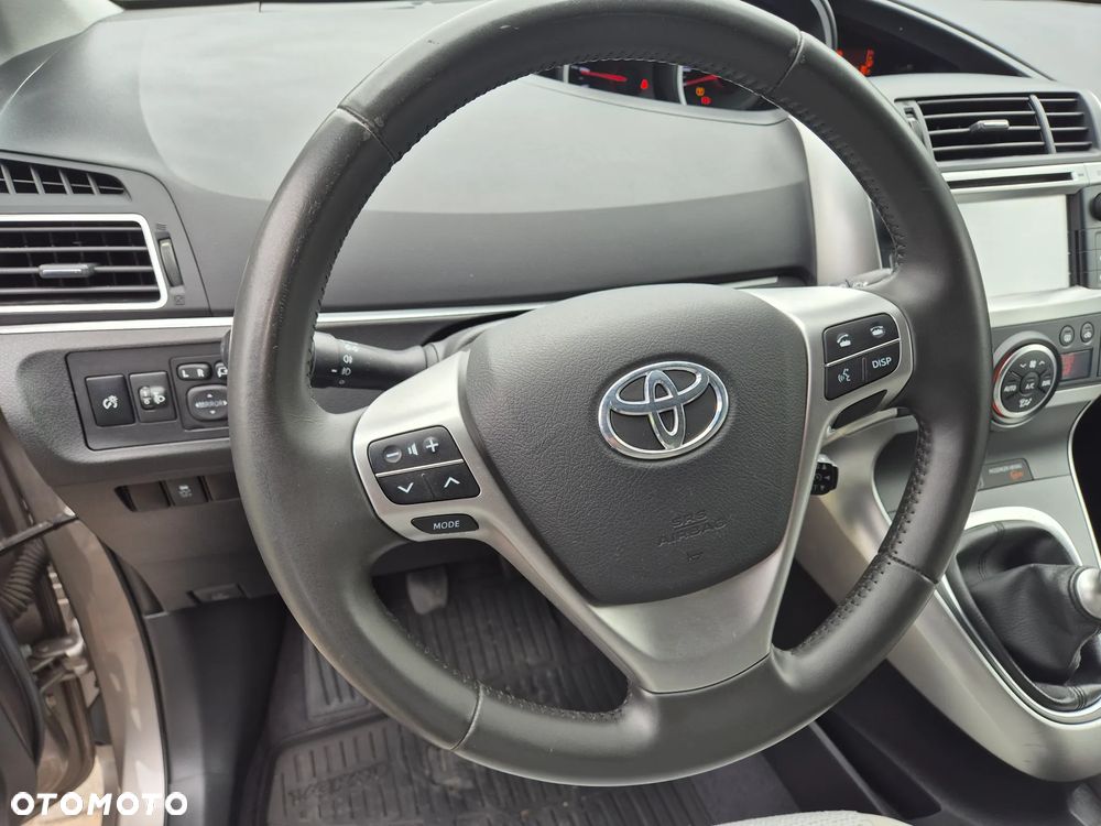 Toyota Verso 1.6 D-4D 5-Sitzer Start/Stop Executive - 16
