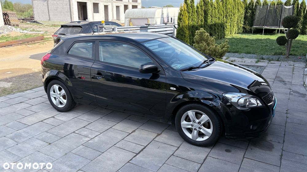Kia Ceed 1.6 CRDi ISG Vision - 32