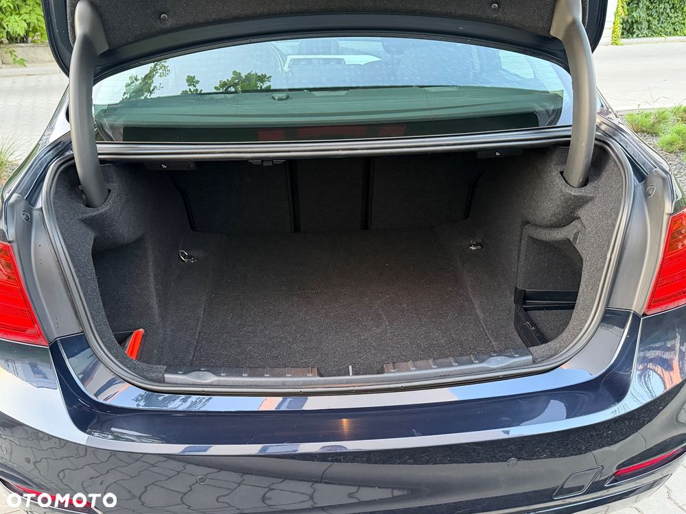 BMW Seria 3 316i - 12