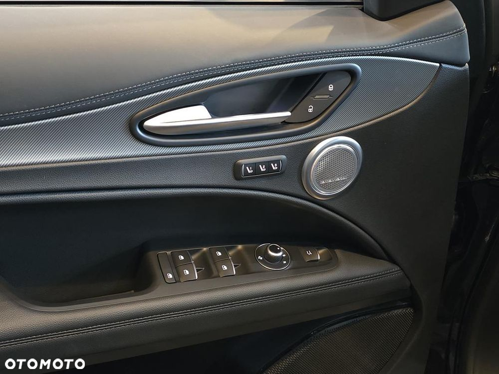 Alfa Romeo Stelvio 2.0 Turbo Veloce Q4 - 11