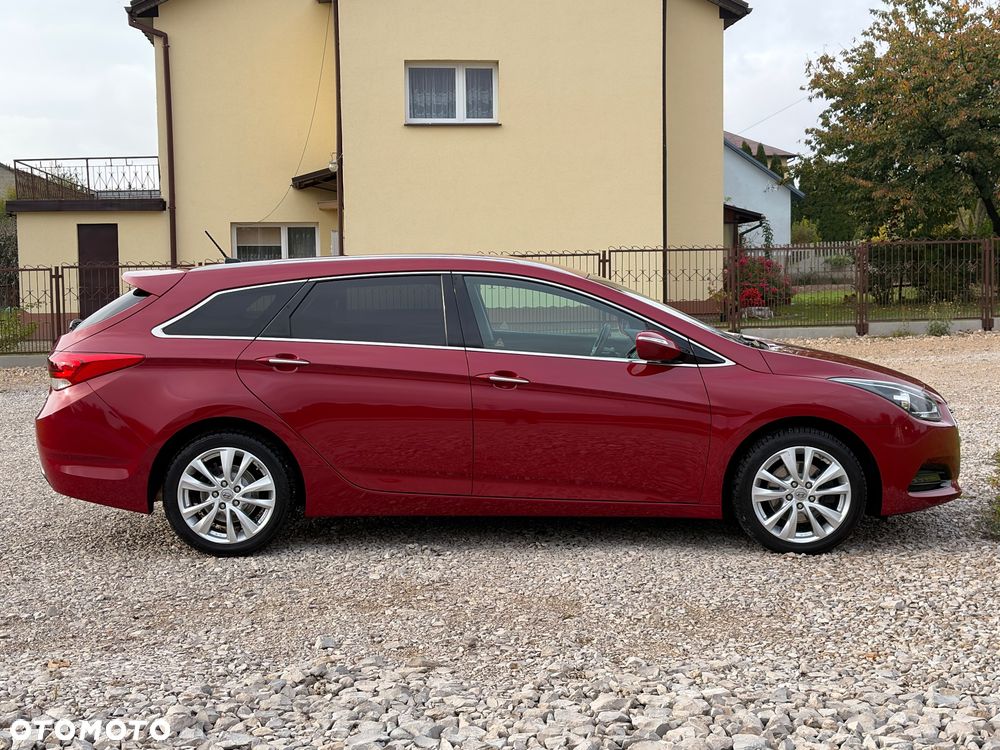 Hyundai i40 Kombi blue 1.6 Family - 4