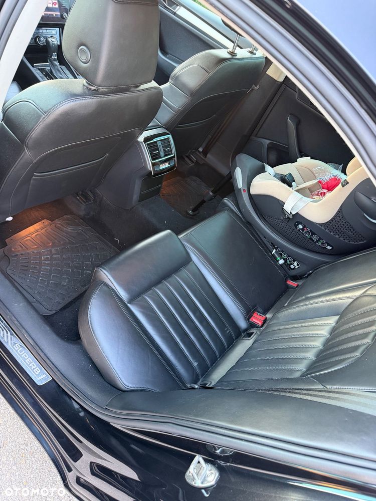 Skoda Superb 2.0 TDI Ambition DSG7 - 14