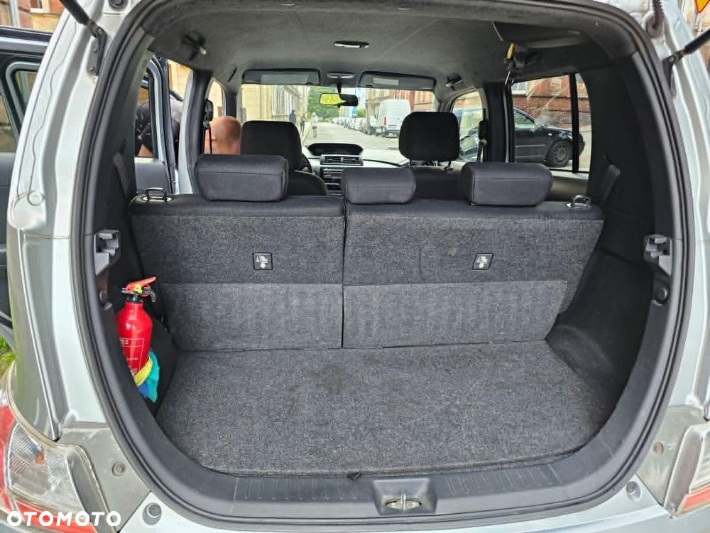 Daihatsu Materia - 13