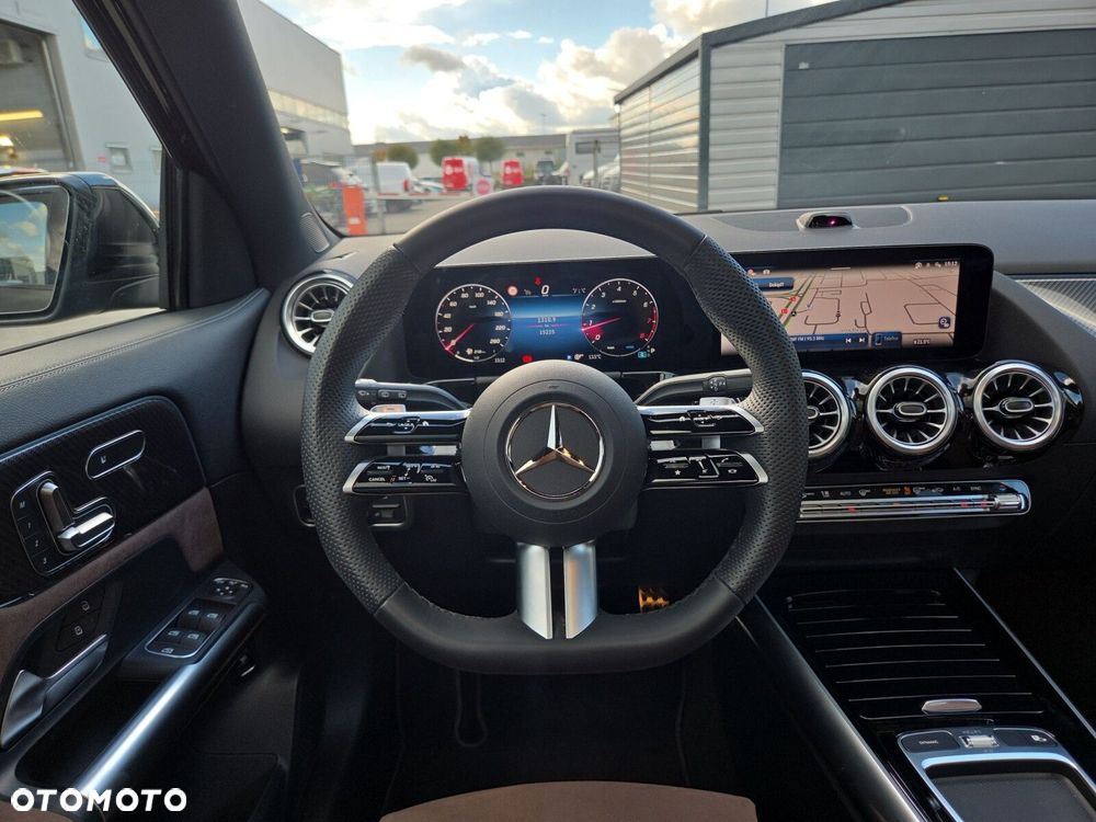 Mercedes-Benz GLA 200 AMG Line - 11