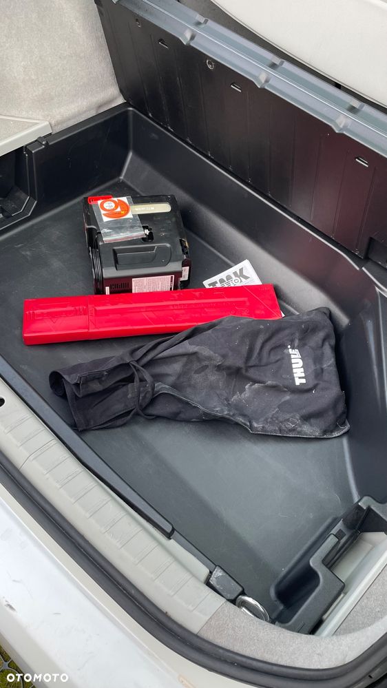 Toyota Prius 1.8 HSD Premium - 35