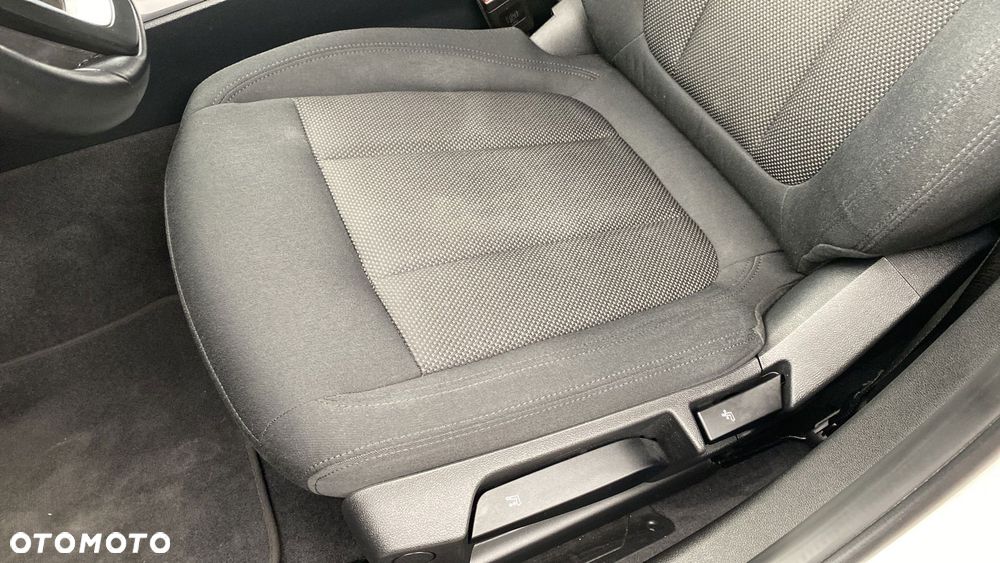 BMW Seria 3 318i Advantage - 16