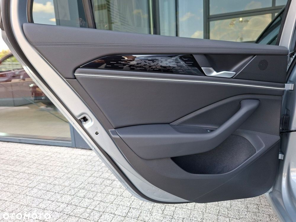 Volkswagen Passat - 12