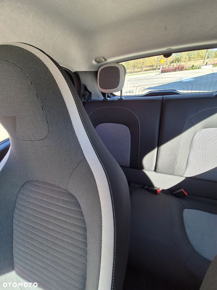 Renault Twingo SCe 70 Liberty - 20