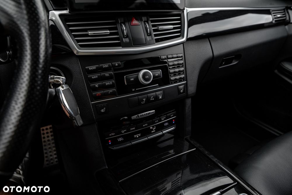 Mercedes-Benz Klasa E 350 CDI 4-Matic BlueEff - 37
