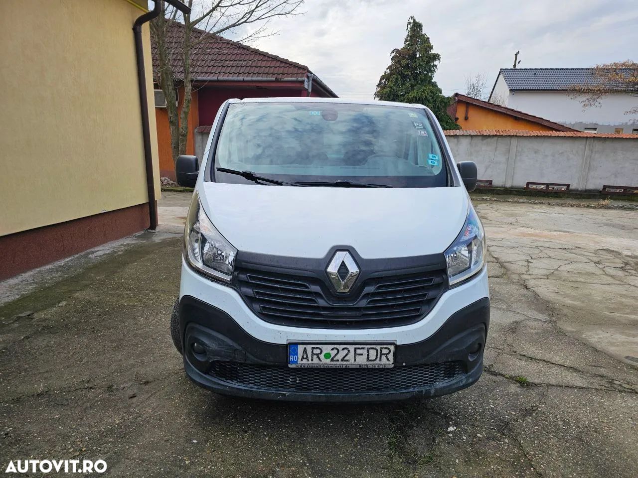 Renault Trafic - 1