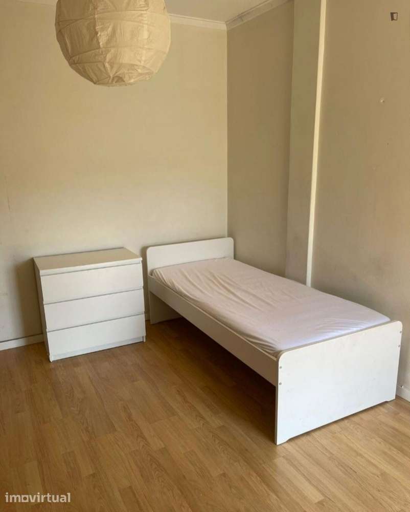 Quarto - localizado em Lisbon - Grande imagem: 3/8