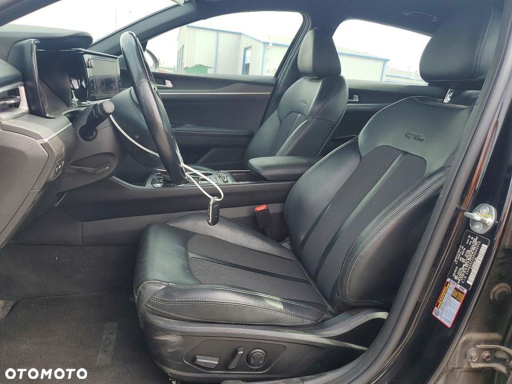Kia K5 - 8