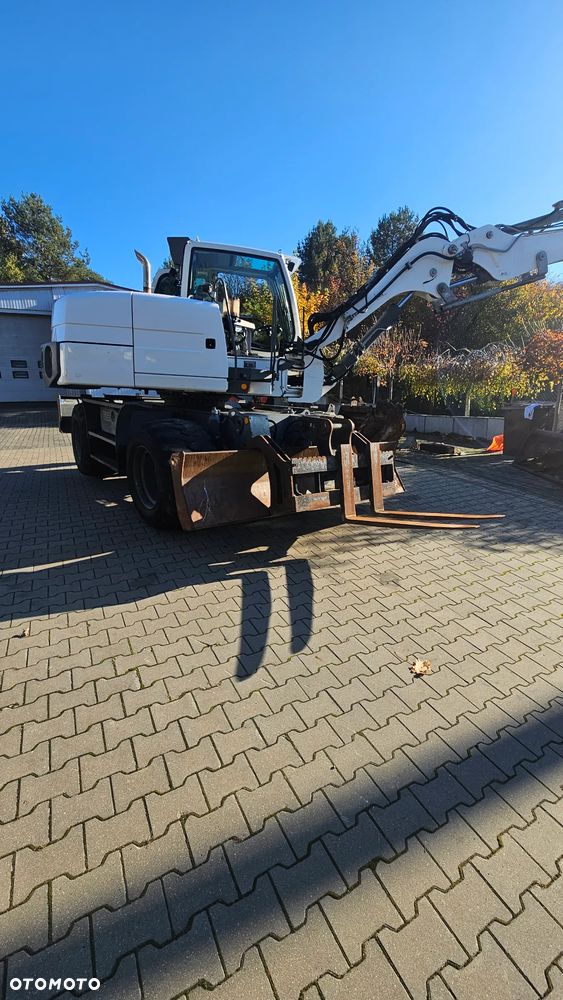 Liebherr A311 - 11