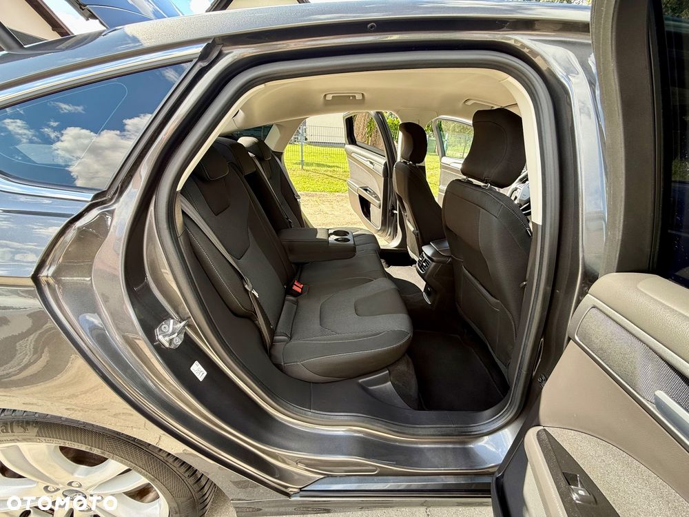 Ford Mondeo - 34