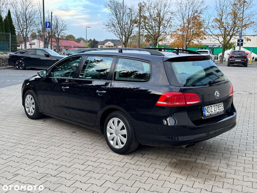 Volkswagen Passat - 4