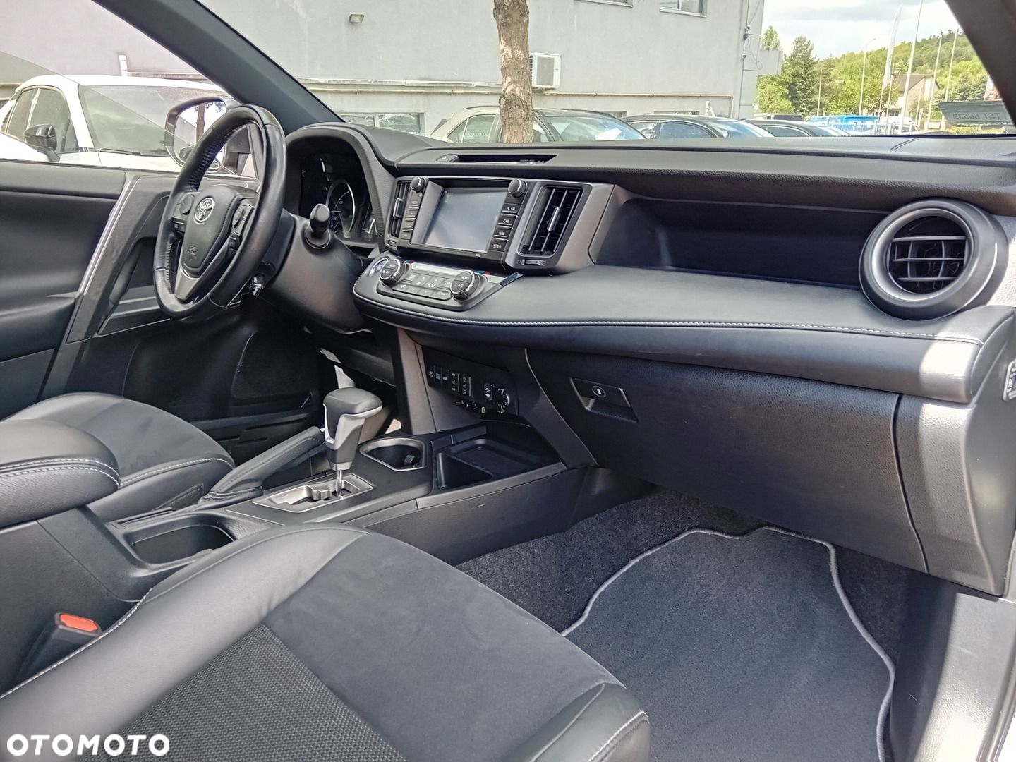 Toyota RAV4 - 12