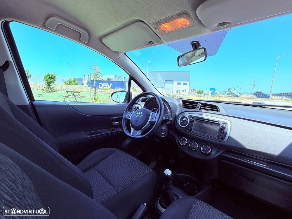 Toyota Yaris 1.0 VVT-i Comfort+P.Style +Navi - 12