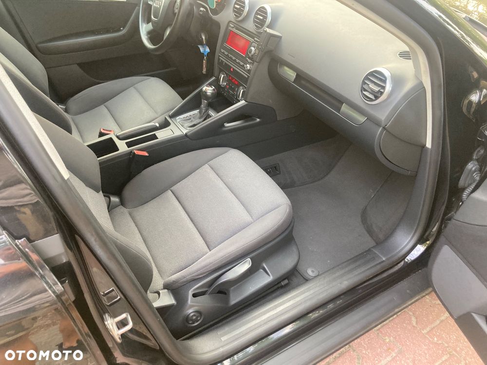 Audi A3 Sportback 1.6 TDI DPF S tronic Ambiente - 15