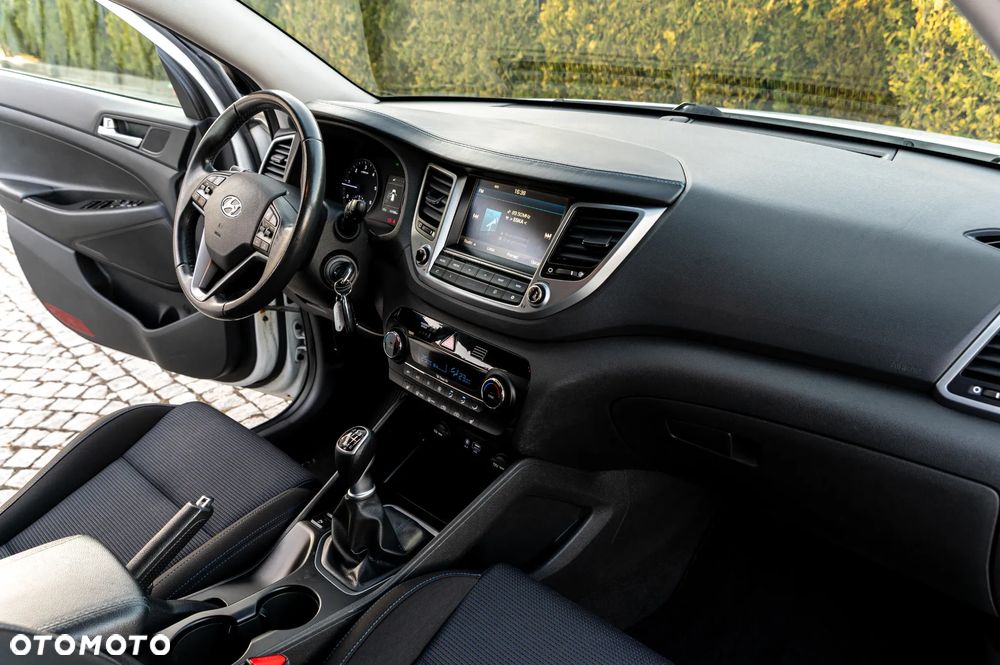 Hyundai Tucson blue 1.7 CRDi 2WD Style - 26