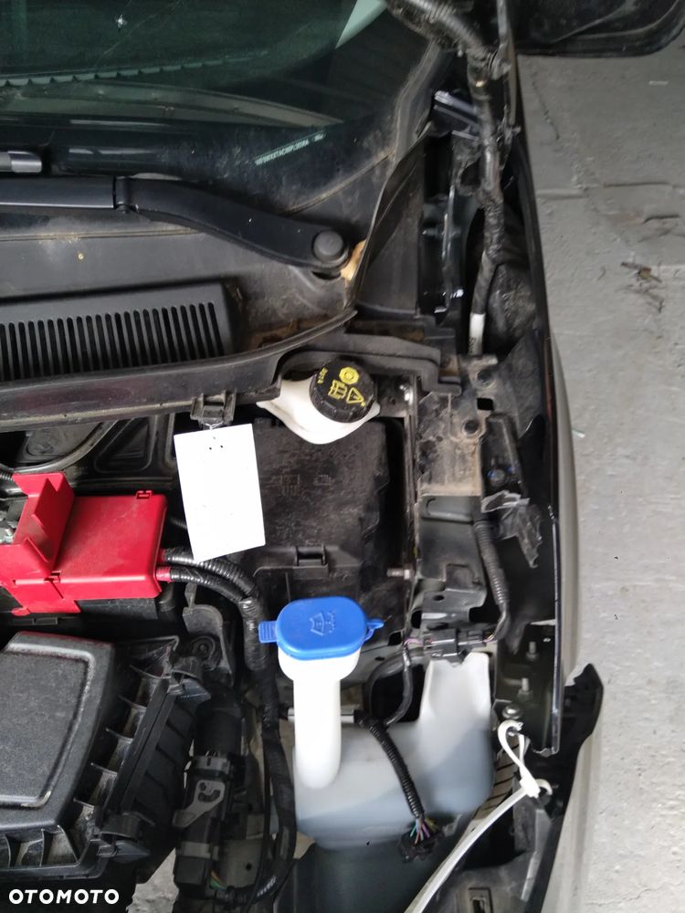 Ford Transit Courier - 14