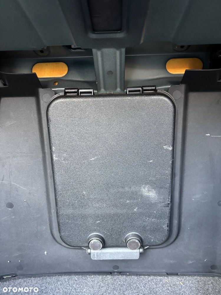 Mercedes-Benz Klasa C - 32