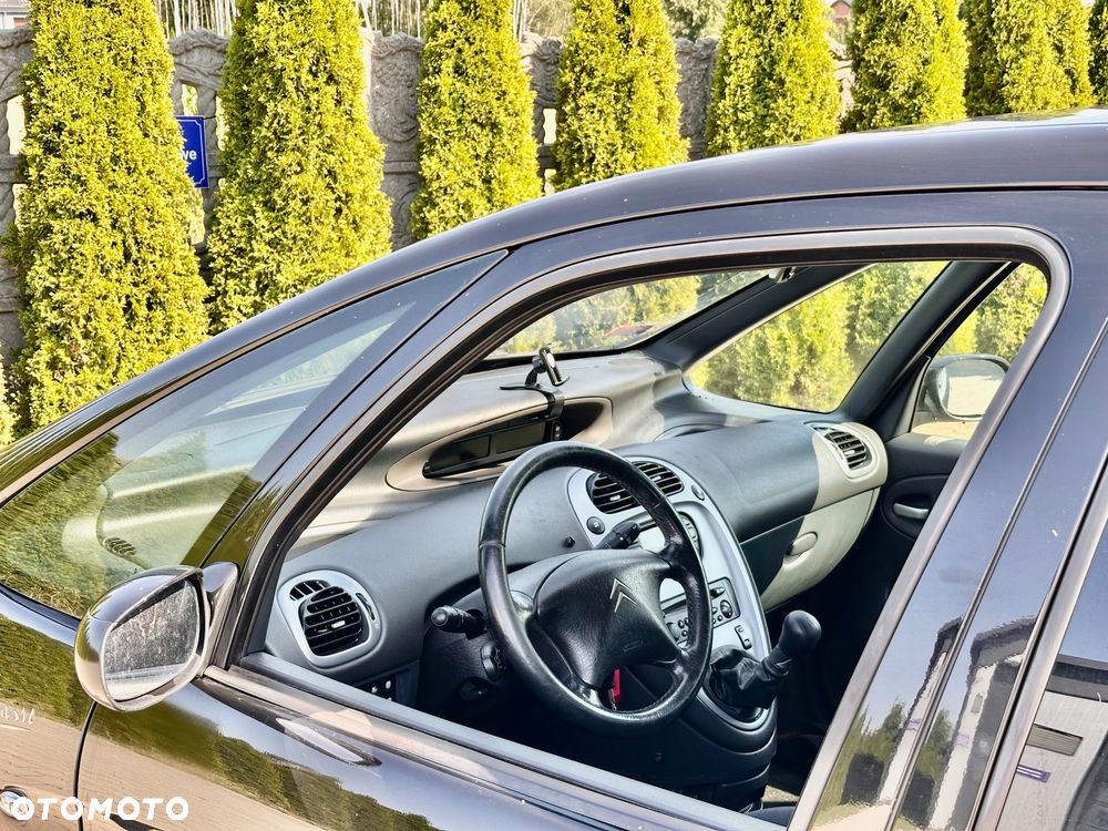 Citroën Xsara 1.6i Prestige Plus - 12