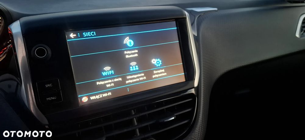 Peugeot 2008 1.2 Pure Tech Style EU6 - 28