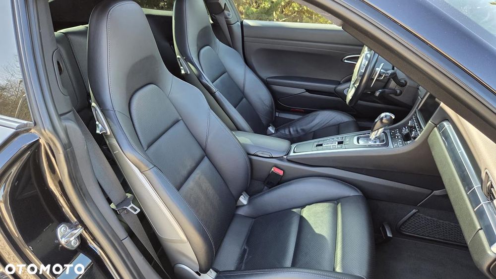 Porsche 911 Carrera PDK Black Edition - 18