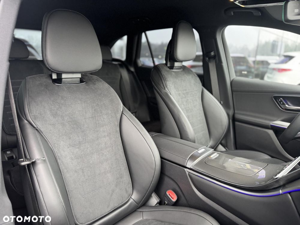Mercedes-Benz GLC 300 e 4-Matic AMG Line - 12