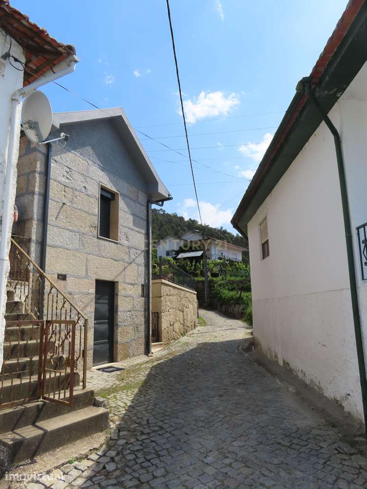 Moradia T2 em Travanca, Cinfães – Ideal para Habitação ou Férias - Grande imagem: 5/44