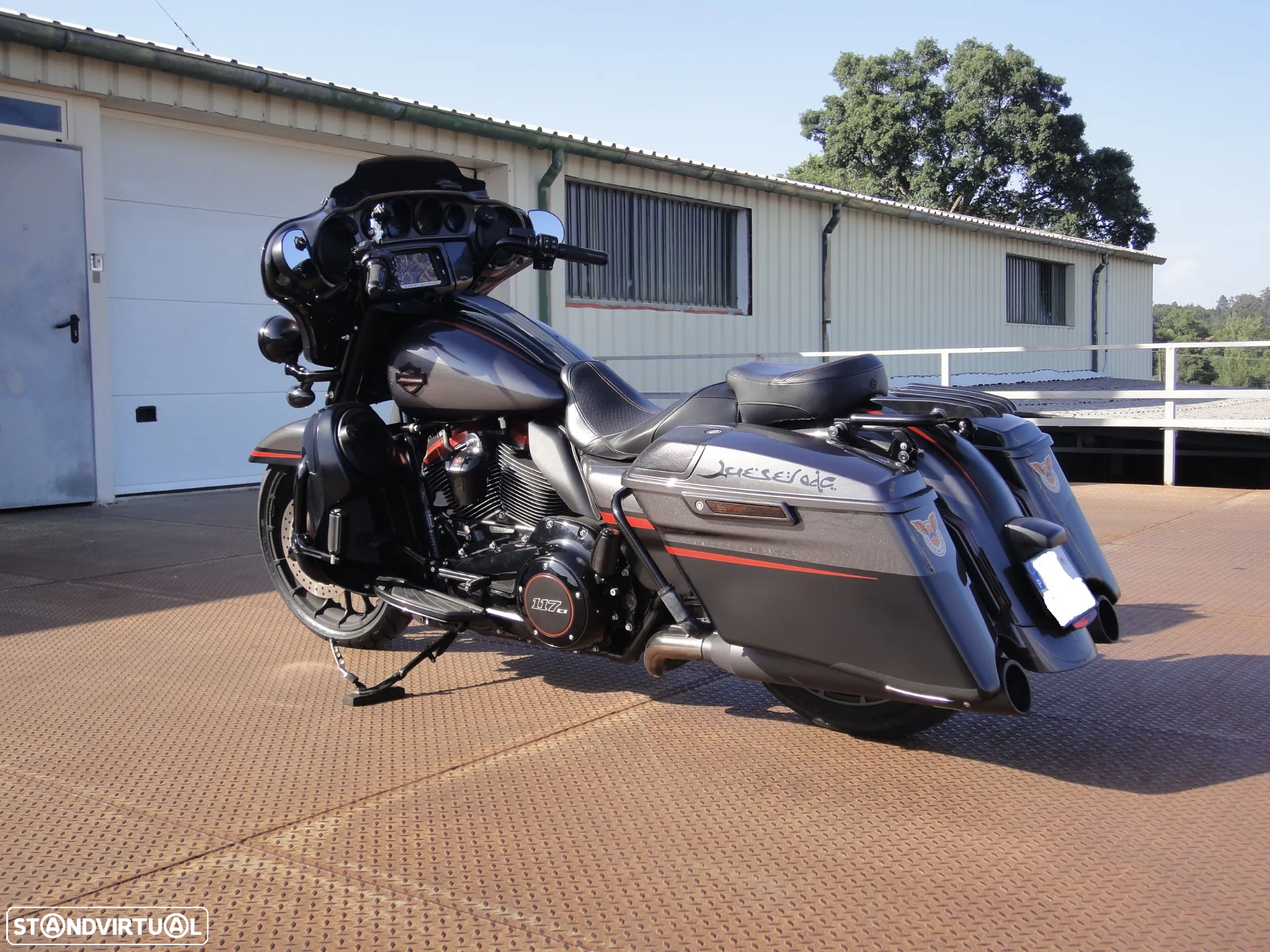 Harley-Davidson Street FLHXSE Street Glide CVO 117'' - 4