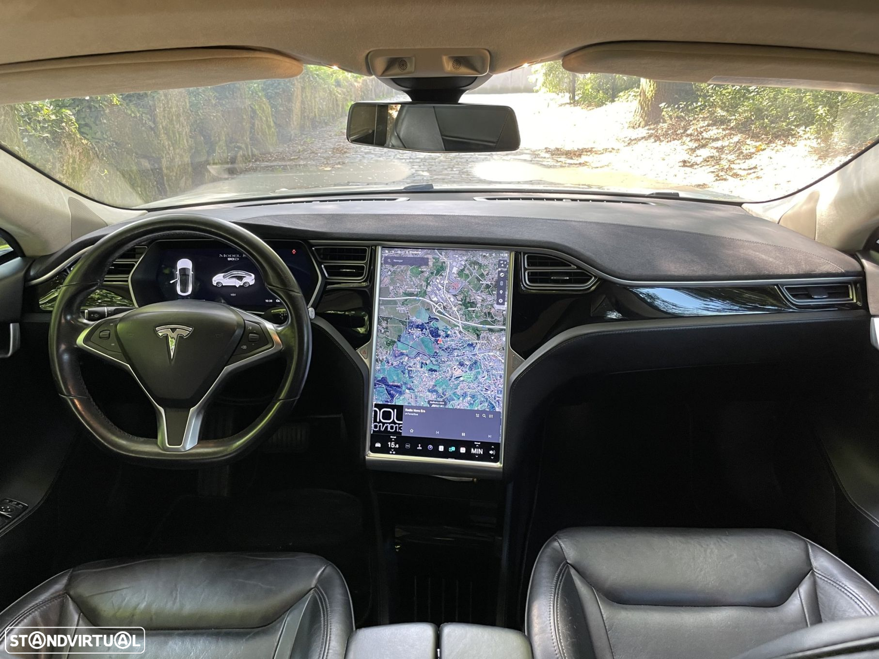 Tesla Model S 90D - 11