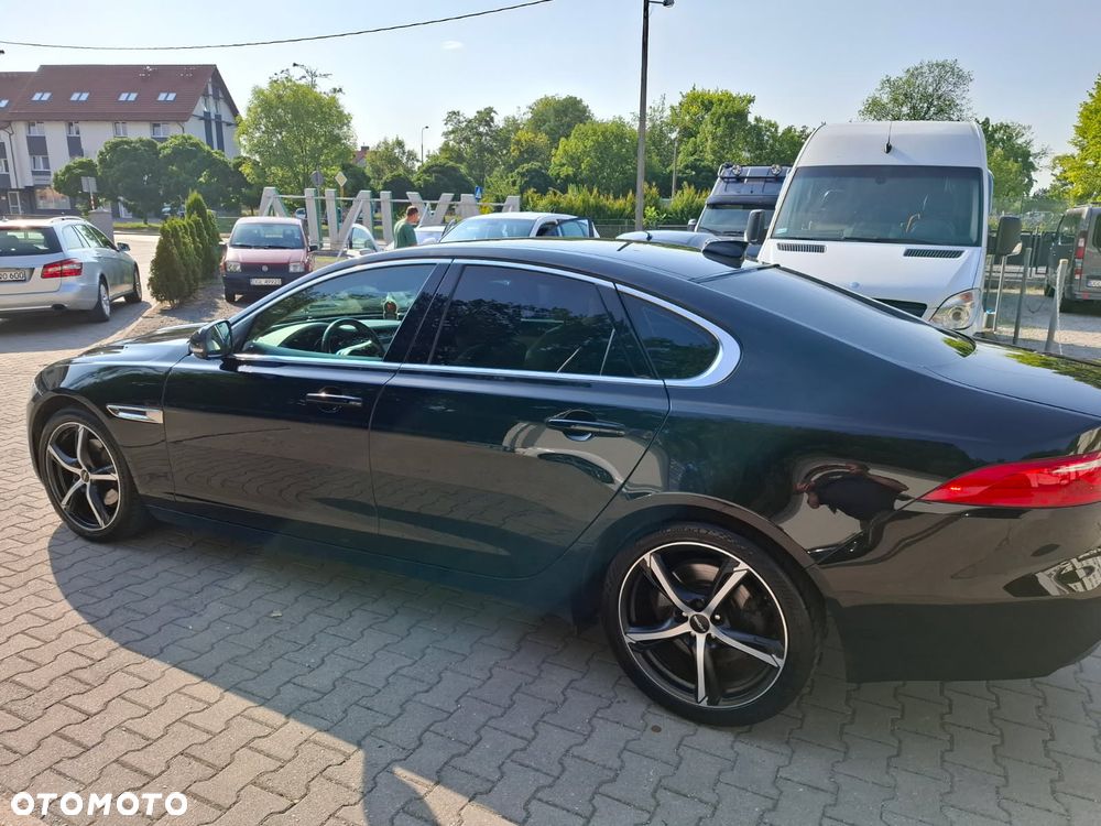 Jaguar XF 2.0 T Portfolio - 4