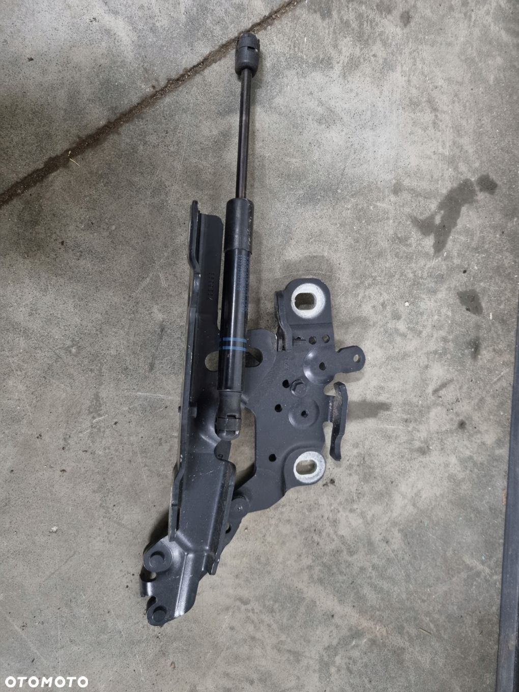 BMW 1 F20 ZAWIAS SIŁOWNIK MASKI LEWY PRZÓD - 1